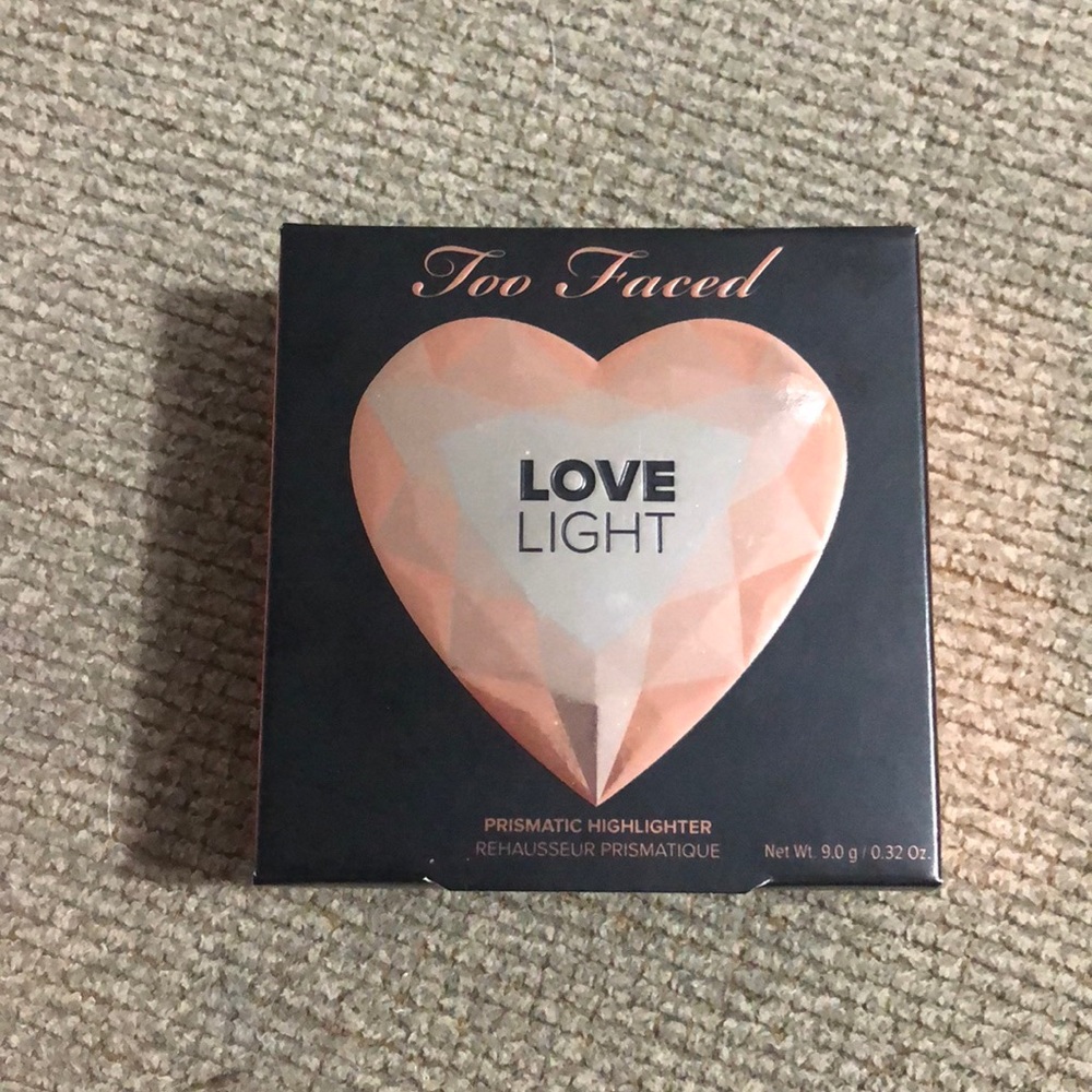Too Faced Love Light Highlighter in Ray of Light